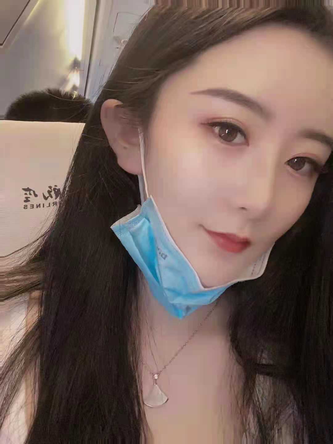 国家体育场附近刚下水妹子